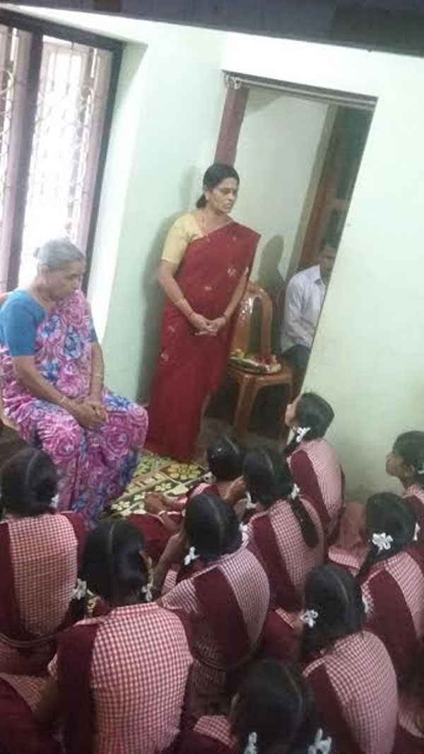 Kamalakshi teacher (1)