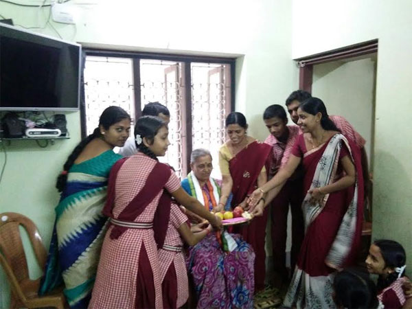 Kamalakshi teacher